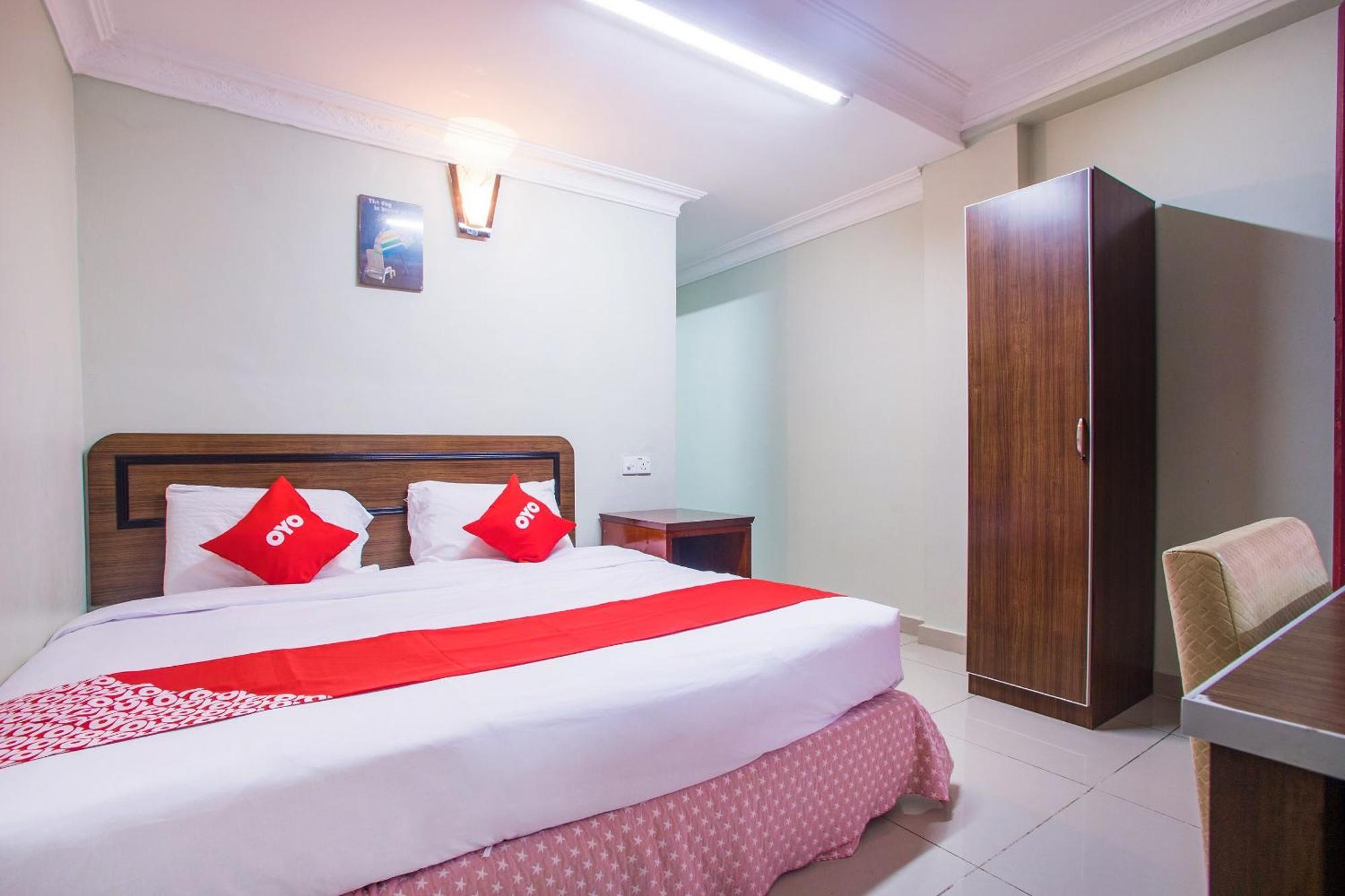 Super Oyo 89363 Casavilla Hotel